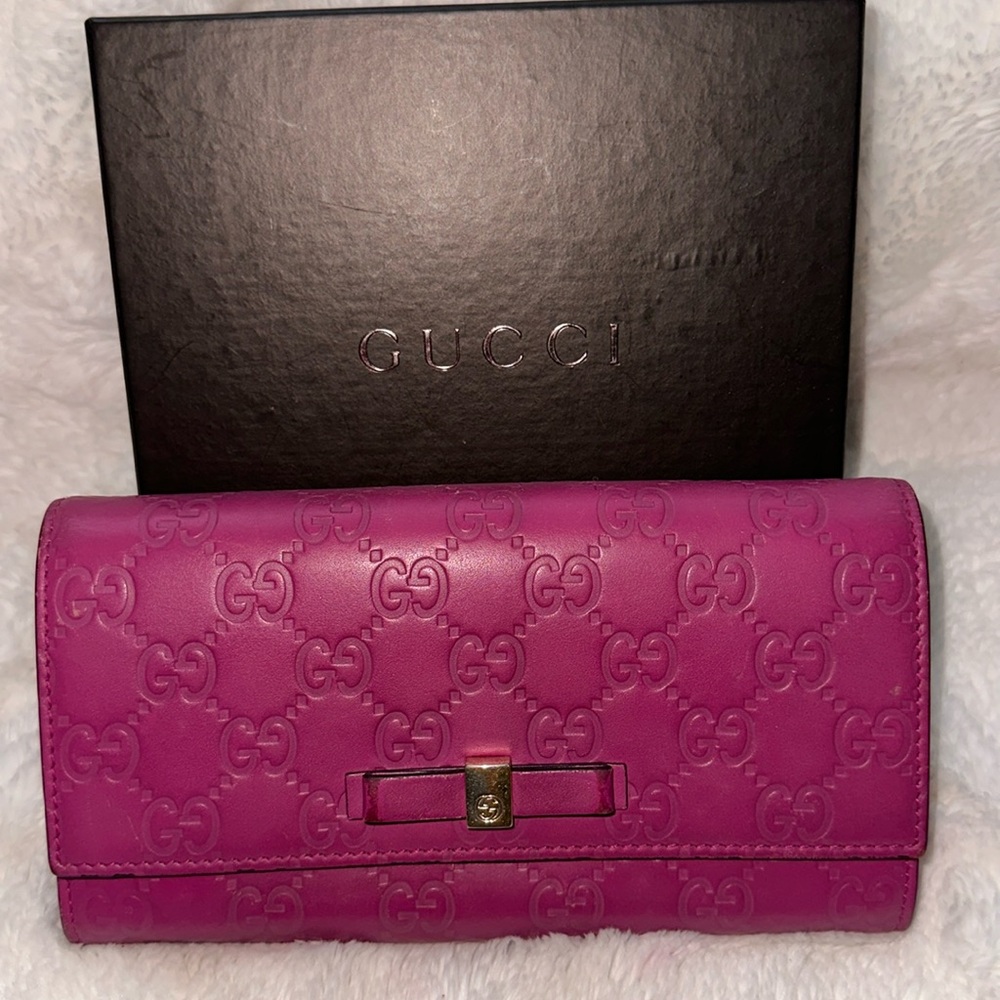 GUCCI 🩷 GG Monogram Pink Flap over like New Bow leather Wallet Authentic beauty